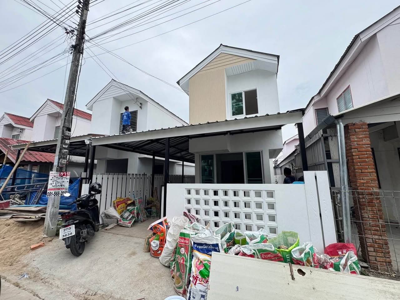ผ่อนเริ่มต้นแค่ 5,400 บาท/เดือน (กำลังรีโนเวทบ้านใกล้เสร็จ สวยแน่นอน)